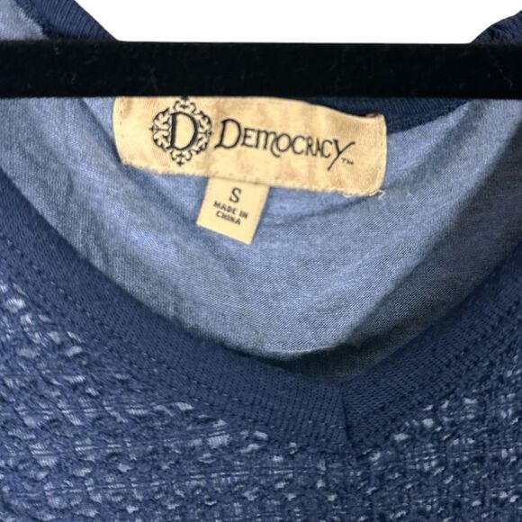 Democracy Woman’s top. Size: Small - Picture 5 of 7
